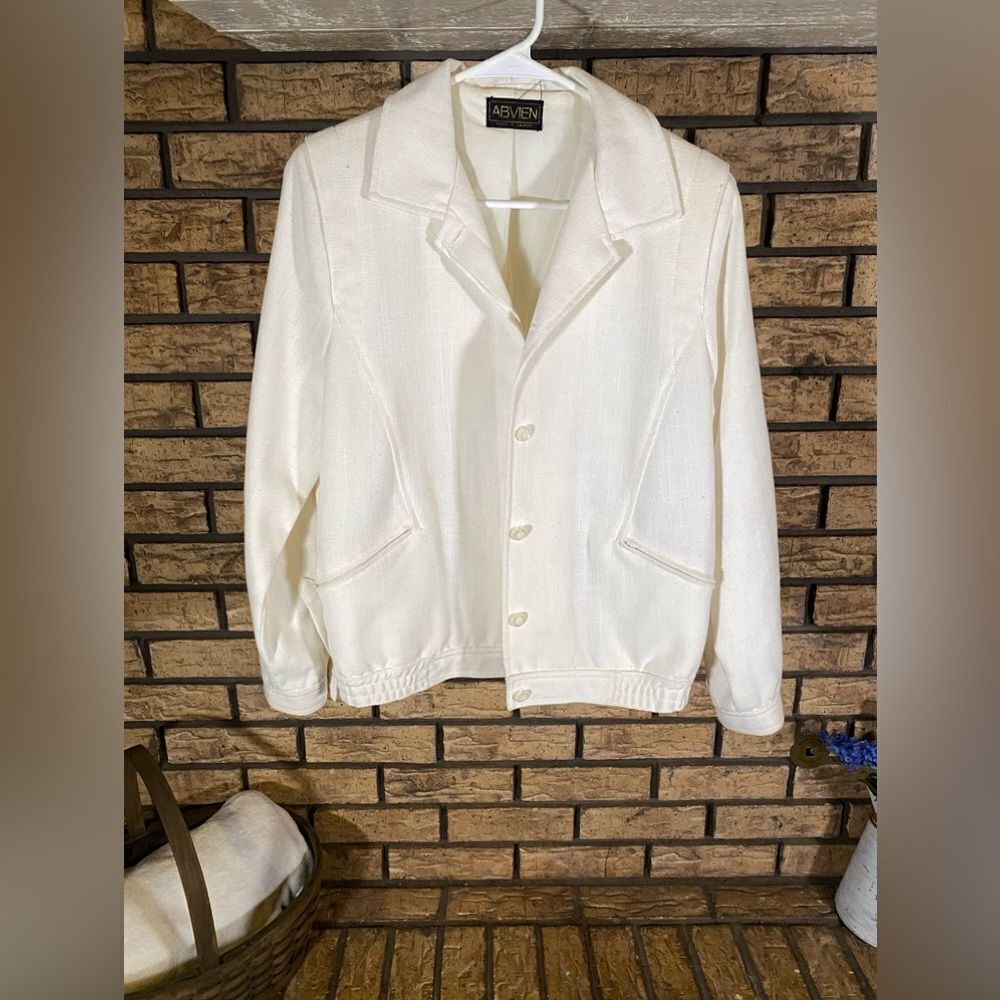 White abvien blazer‎